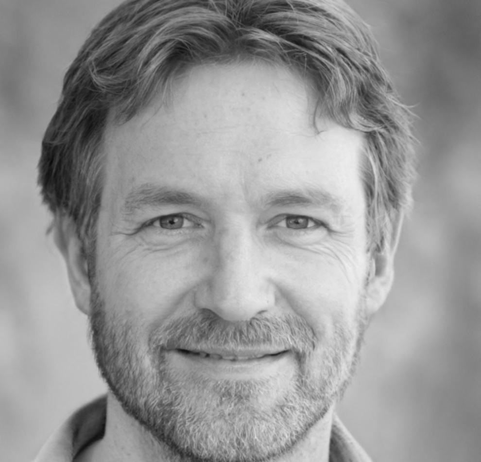 Carlos Mendoza, Director del Programa